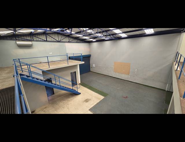 360M² WAREHOUSE TO LET IN RIVERSIDE PARK